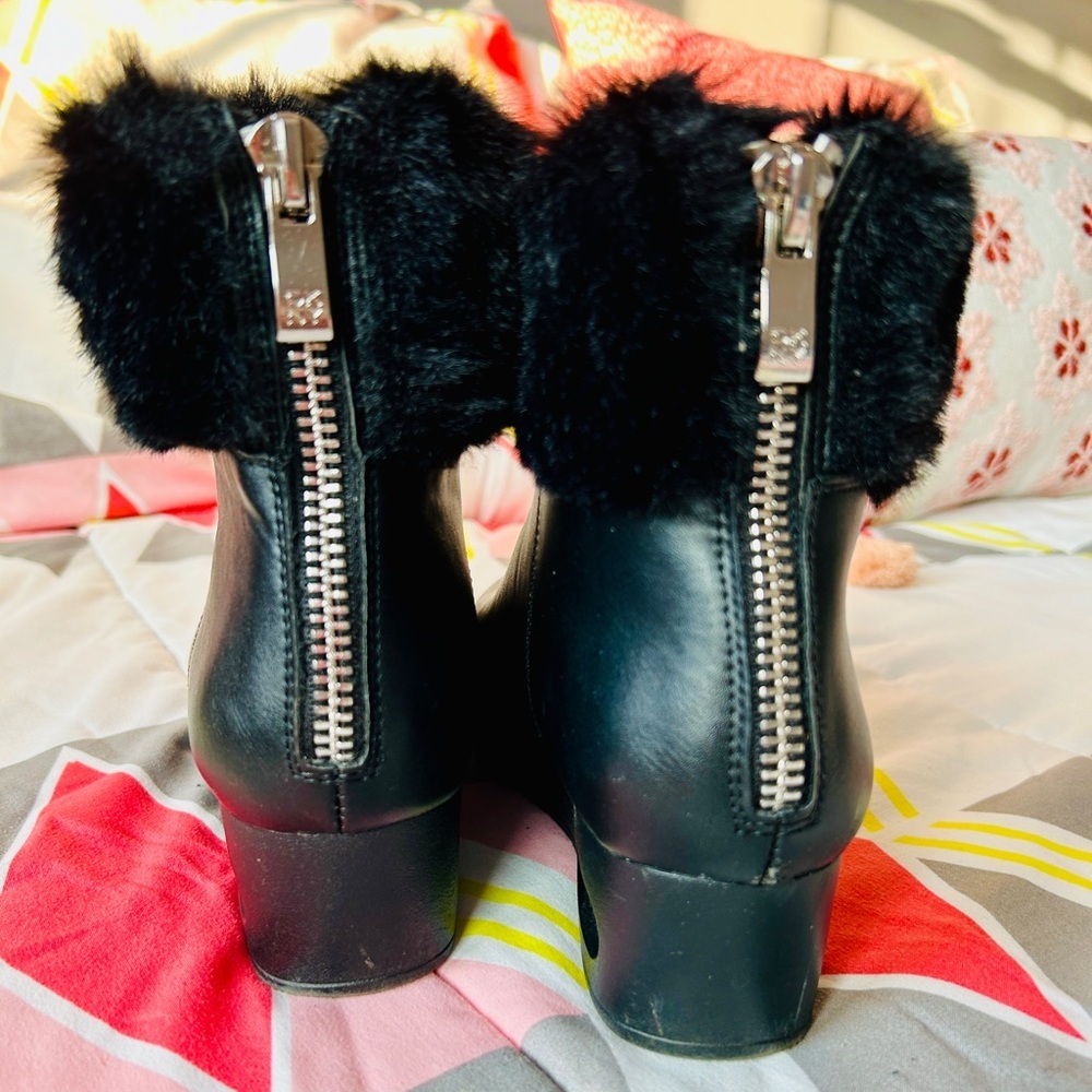 DKNY Abri Black Faux-Fur Wedge Booties Women’s Size 7.5 - Picture 8 of 9